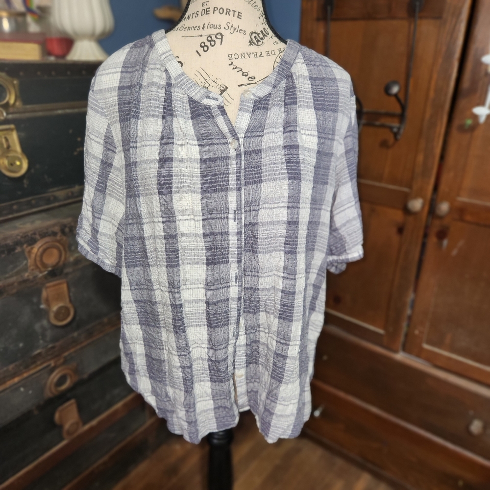 Universal Thread Navy and White Checkered Blouse